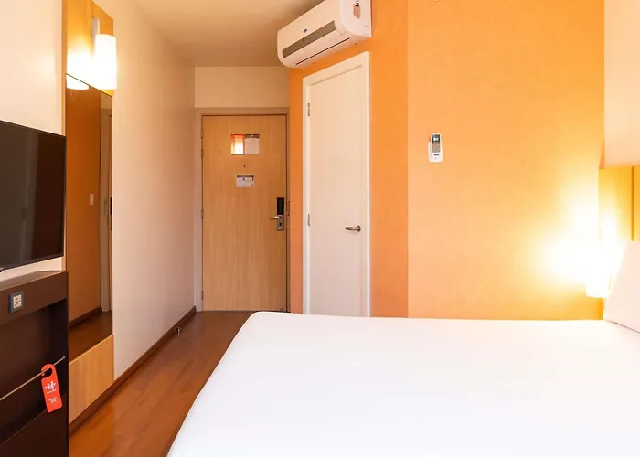 Hotel Ibis Moinhos De Vento 3*